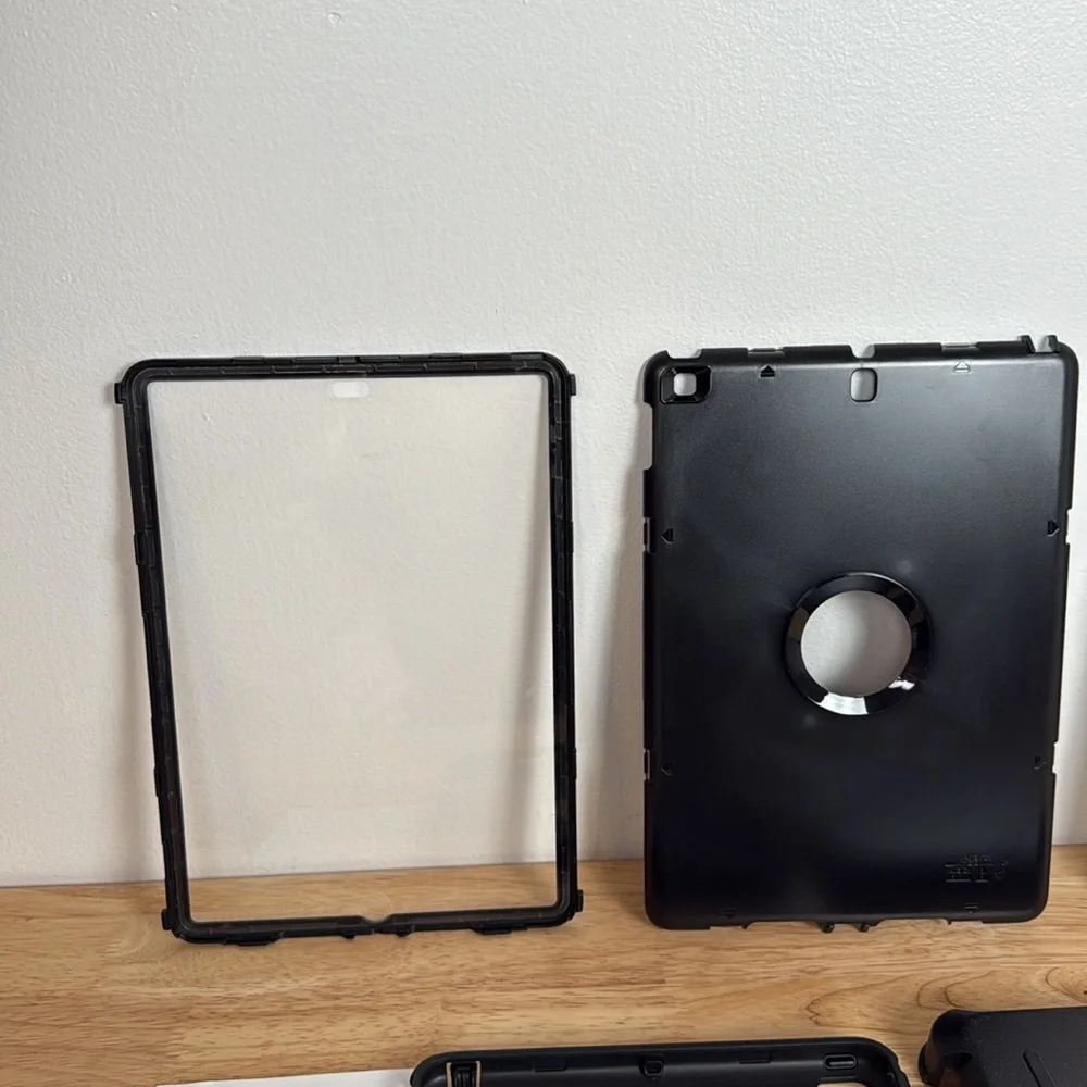 NEW OtterBox Black defender series Tablet Case with Adjustable Stand